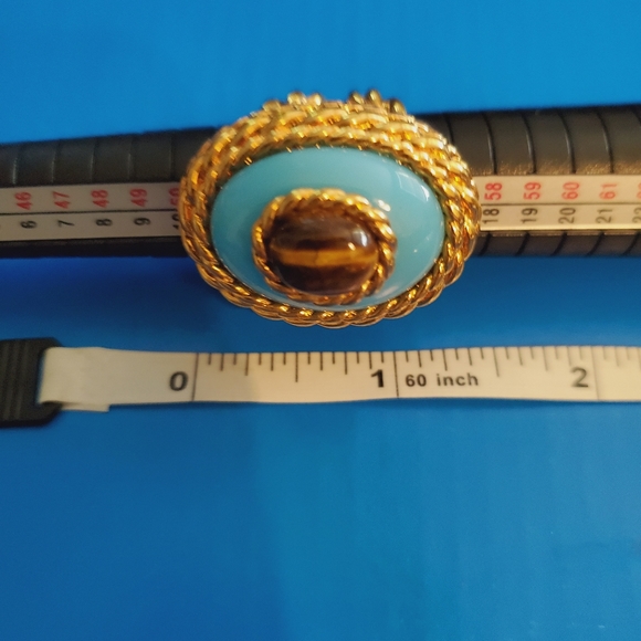 Large goldtone Cocktail Ring size 7 - Picture 12 of 12